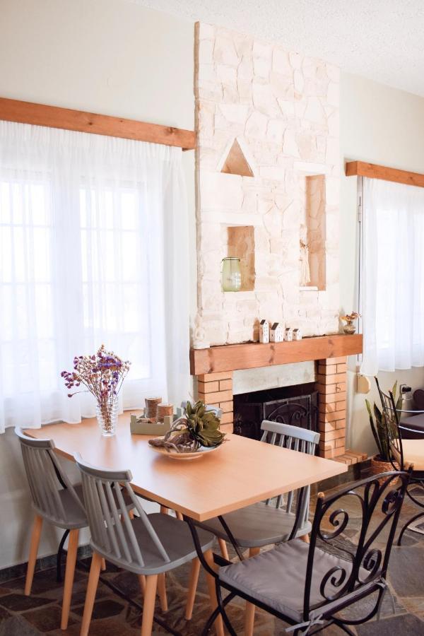 Elia'S House Traditional & Cozy By 8Essentially カリヴェス エクステリア 写真